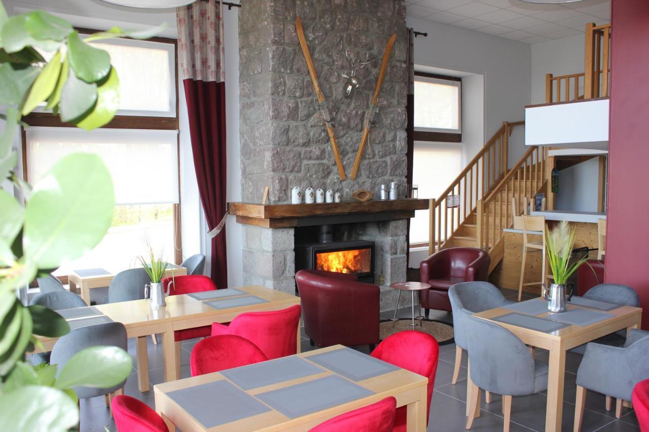 Hotel Les Charmilles Бес-ет-Сен-Анастез Екстериор снимка