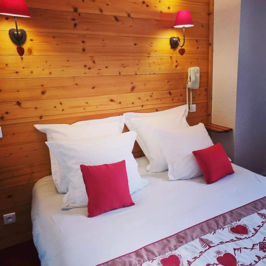 Hotel Les Charmilles Бес-ет-Сен-Анастез Екстериор снимка