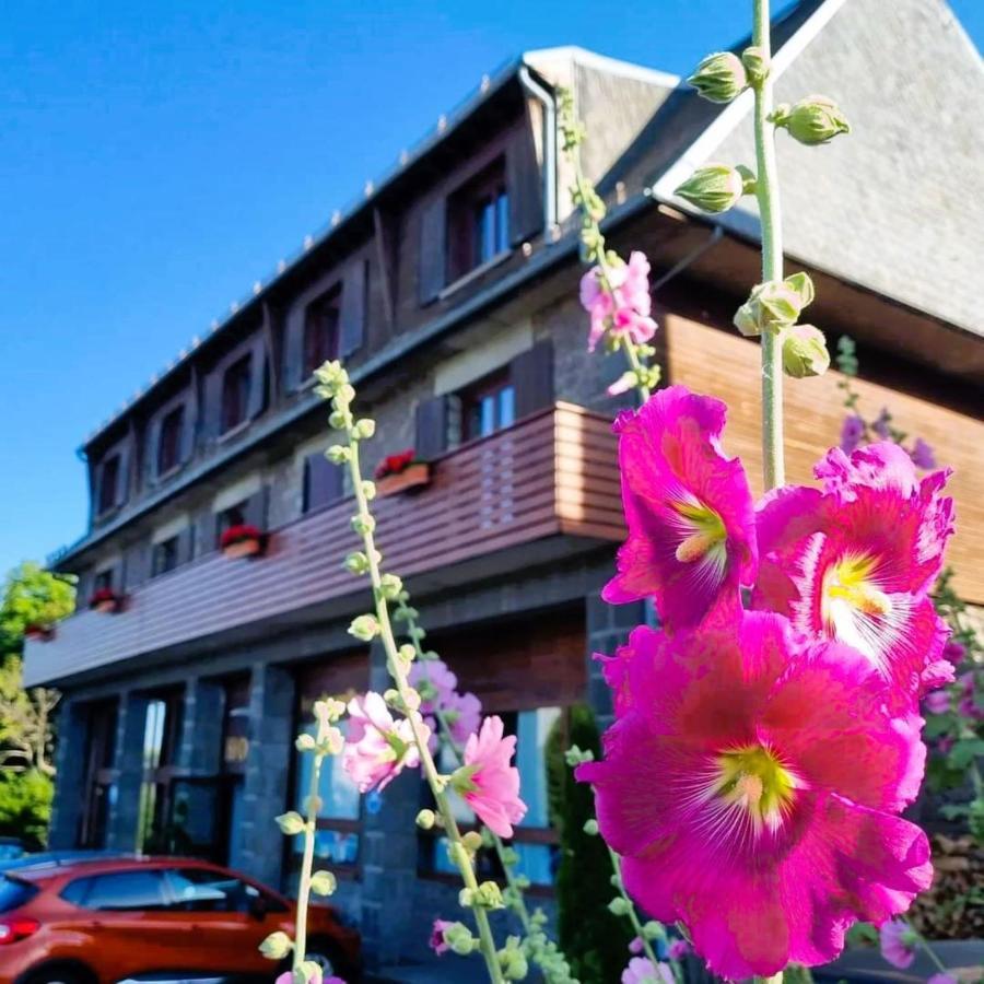 Hotel Les Charmilles Бес-ет-Сен-Анастез Екстериор снимка
